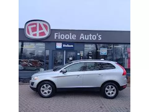 Volvo XC60 2.0 T5 Momentum Camera, PDC-A, stoelverwarming